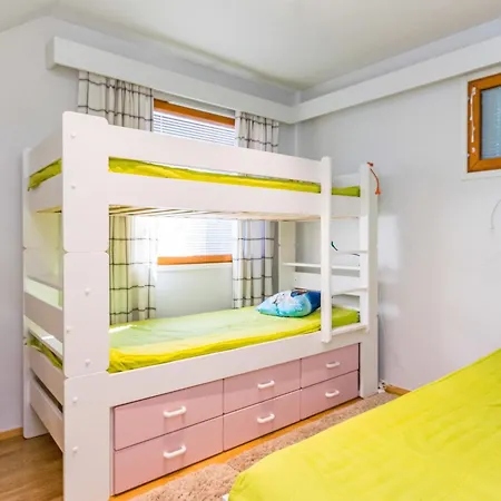 Semesterbostad Karhunvartijan Linna C22 By Interhome *